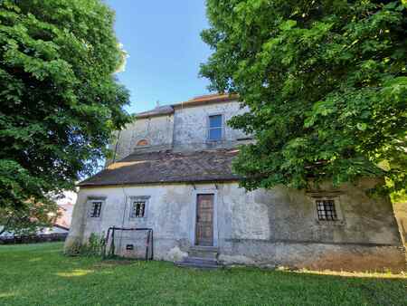 cerkev v Avberju- stranska fasada